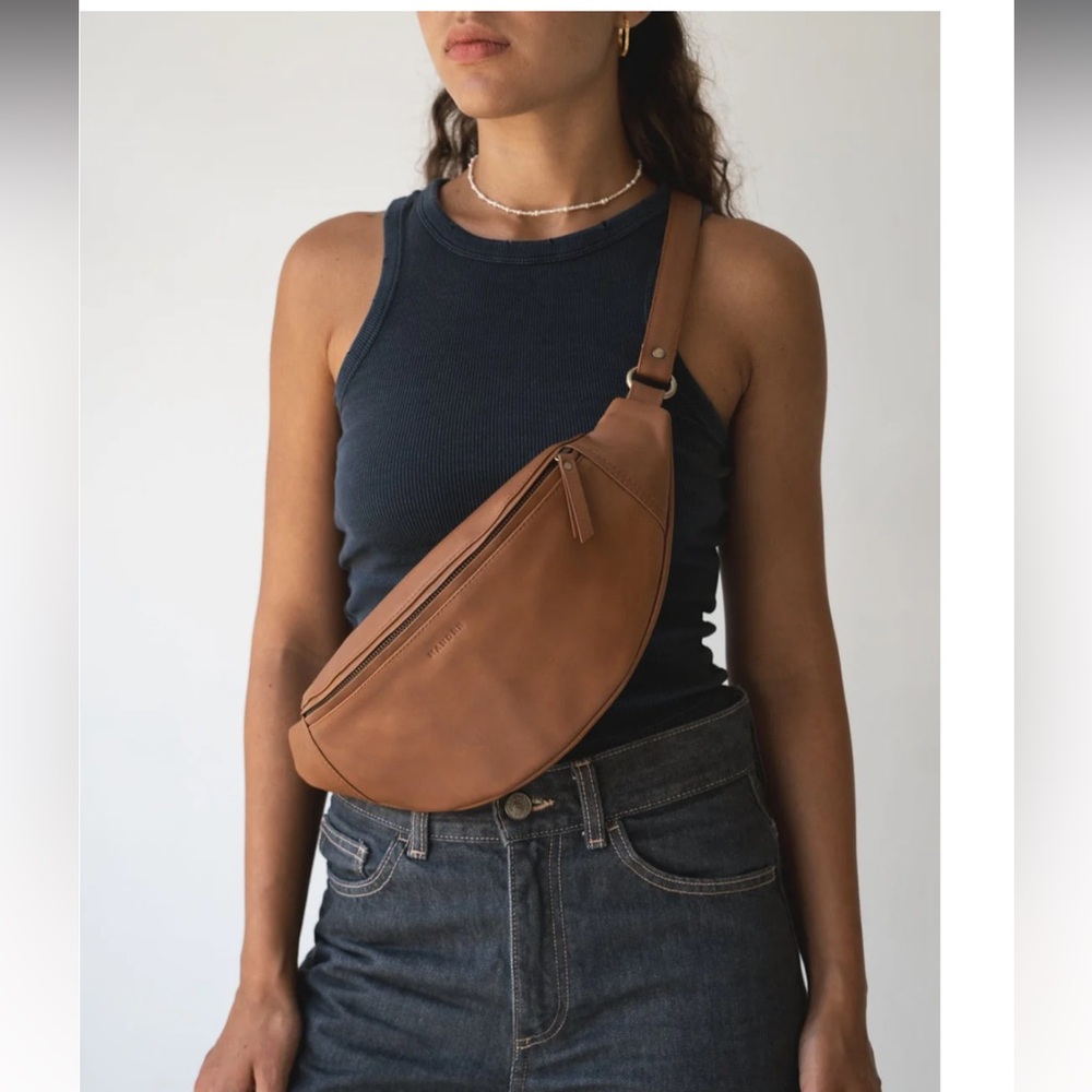 EUC Mandrn Atlas Tan Leather Bag - Fanny pack